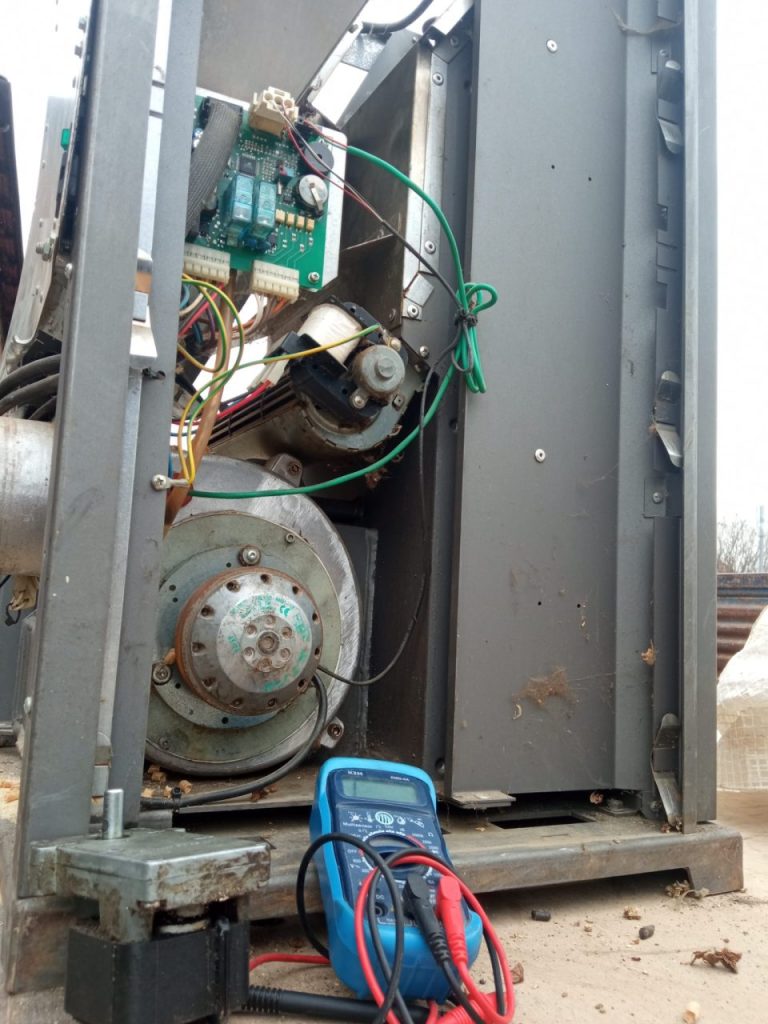 Verifica scheda madre su stufa a pellet