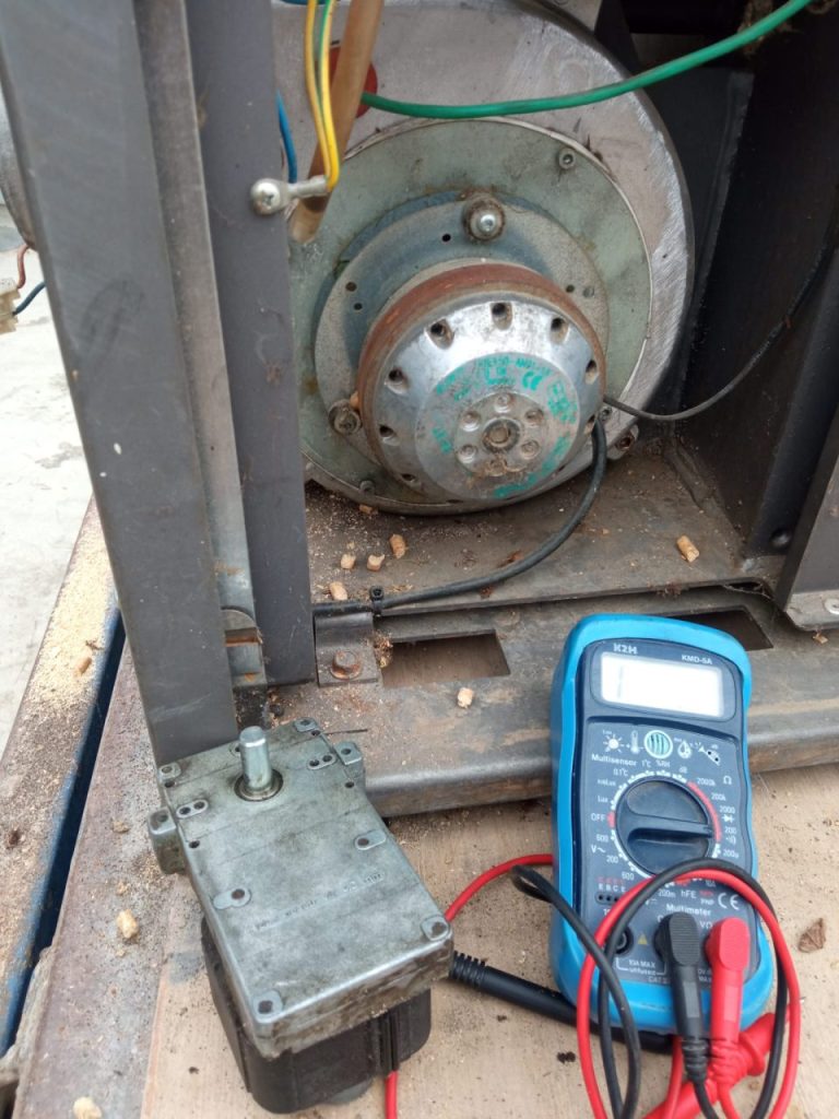 Controllo componenti su stufa a pellet 