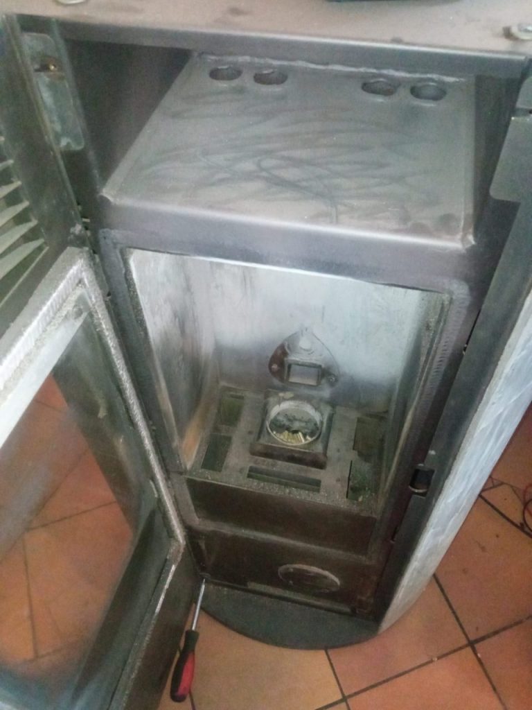 Controllo e pulizia stufa a pellet a Torino